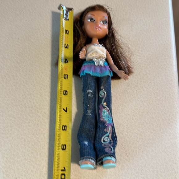2001 MGA Bratz doll nice eye shadow no earrings (1) please view all photos - Picture 11 of 11
